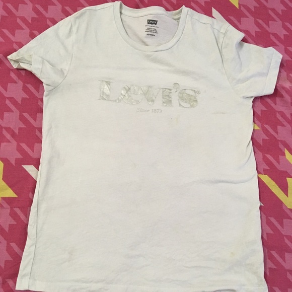 Levi's Tops - Levis White Tshirt